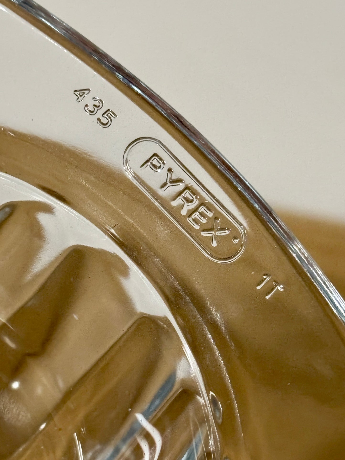 80s Seashell Pyrex Small Plates - Set of 4