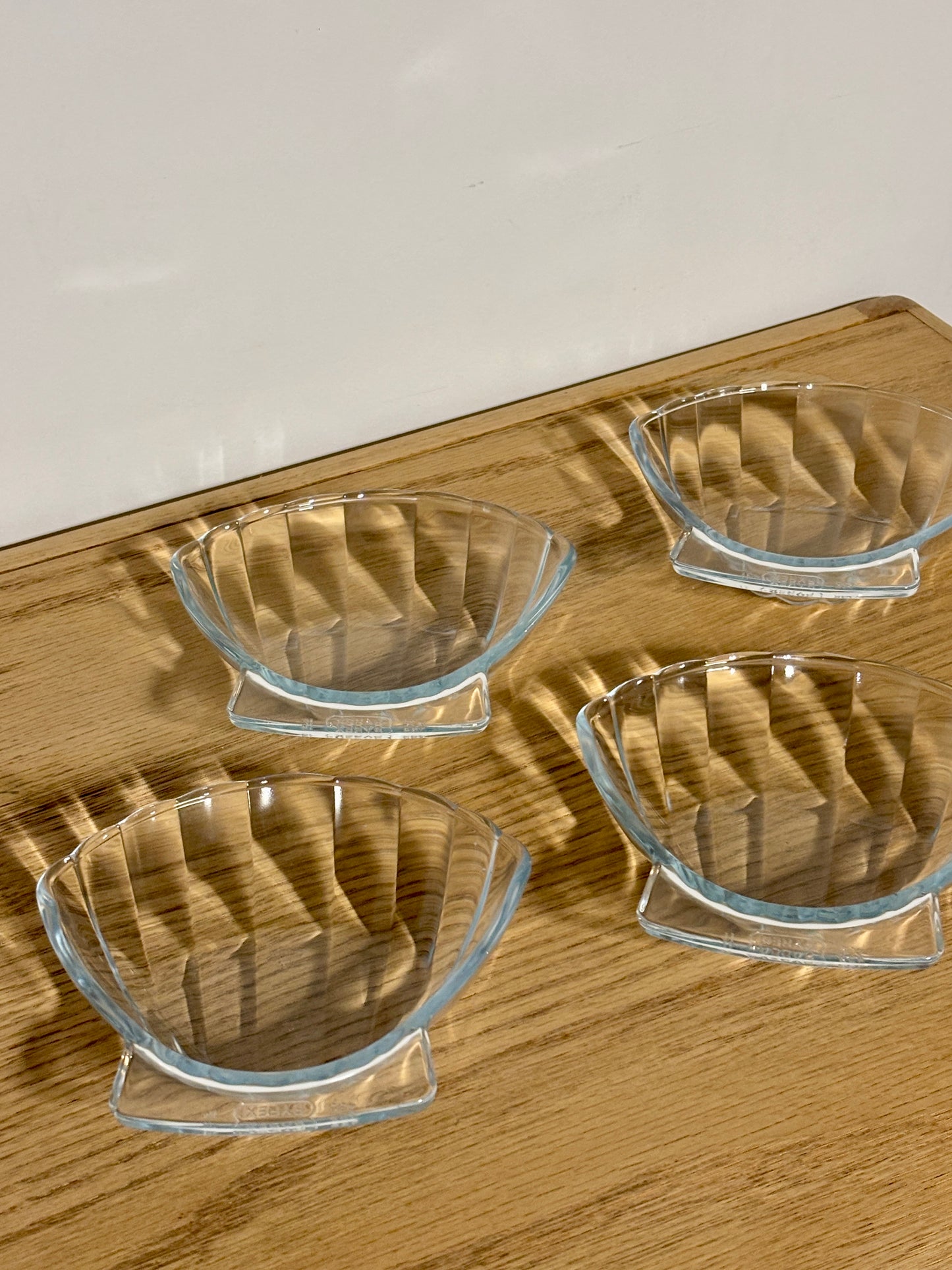 80s Seashell Pyrex Small Plates - Set of 4